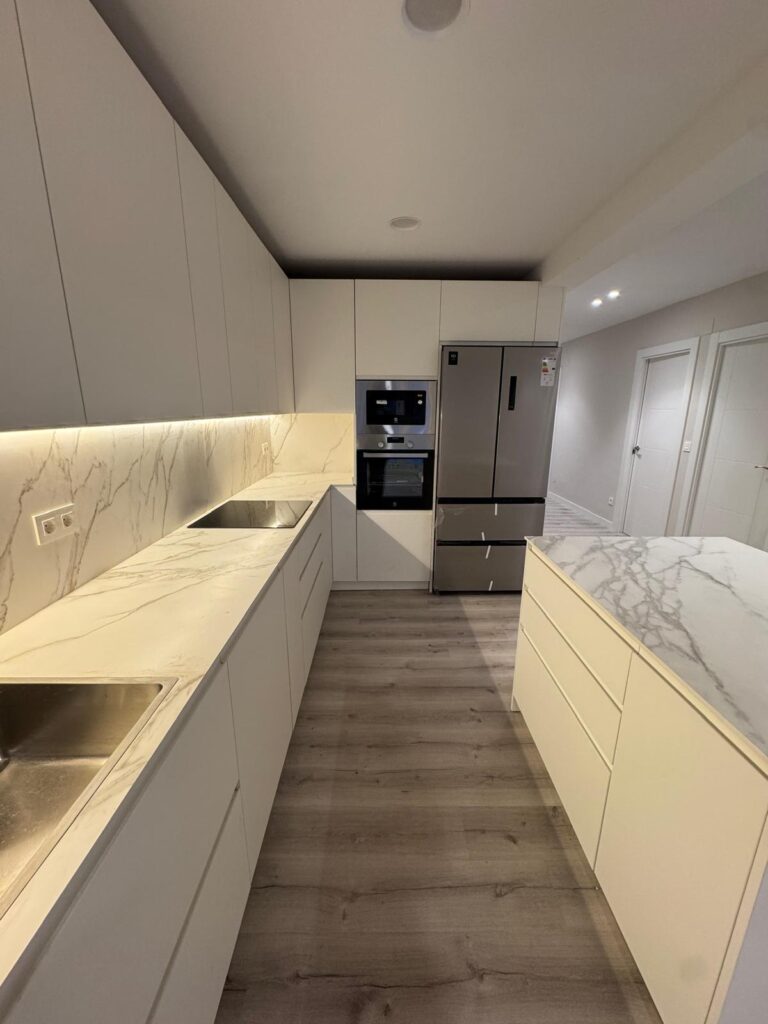 reforma de cocina en Avenida de los Huetos Vitoria realizada por Ara Reformas