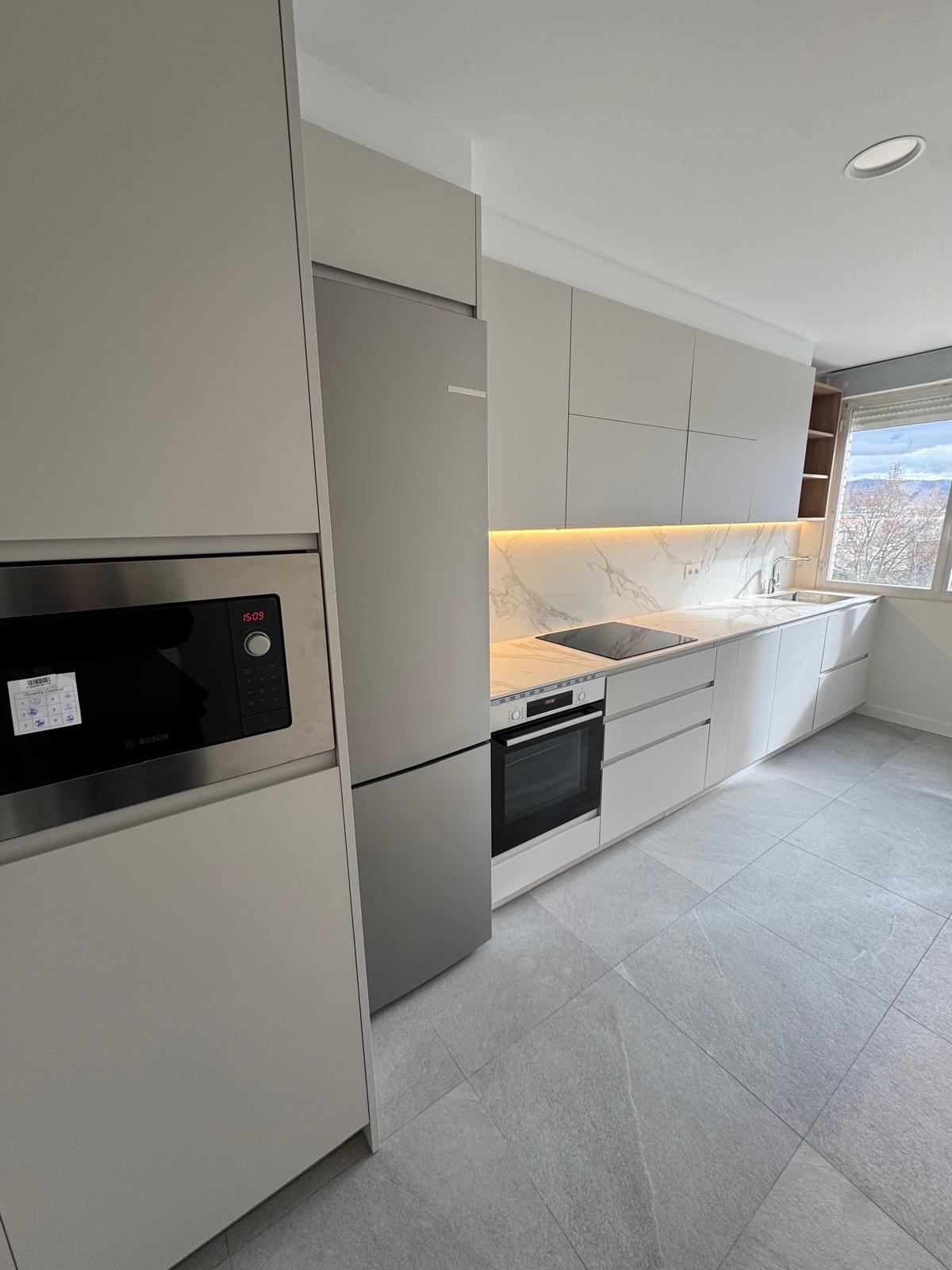 reforma de cocina realizada por Ara Reformas en Vitoria