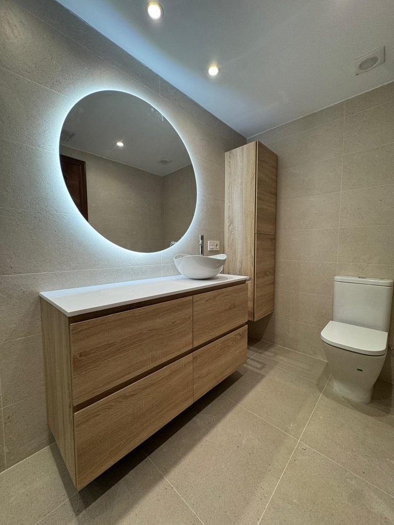 reforma de baño realizada en la calle argentina, Vitoria, por Ara Reformas
